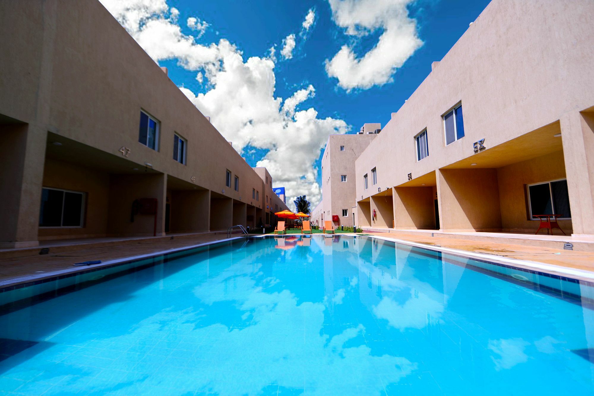 Beach Time Villas Hotel Джеда Екстериор снимка