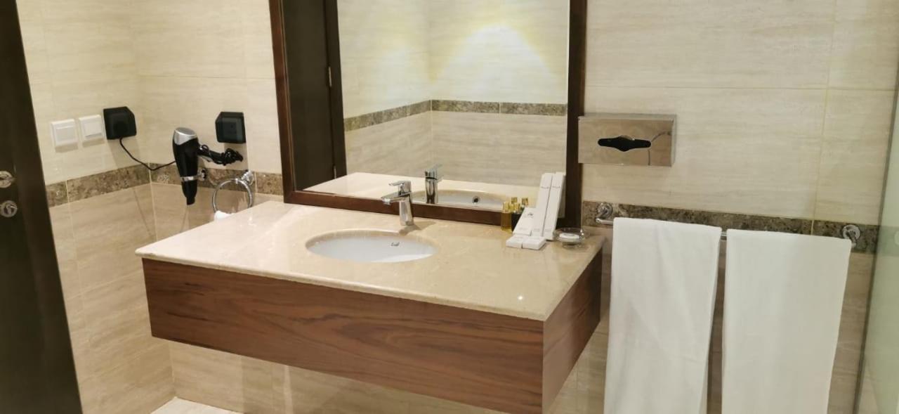 Beach Time Villas Hotel Джеда Екстериор снимка